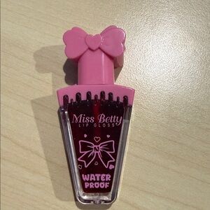 Waterproof Lip Gloss - Vibrant Pink